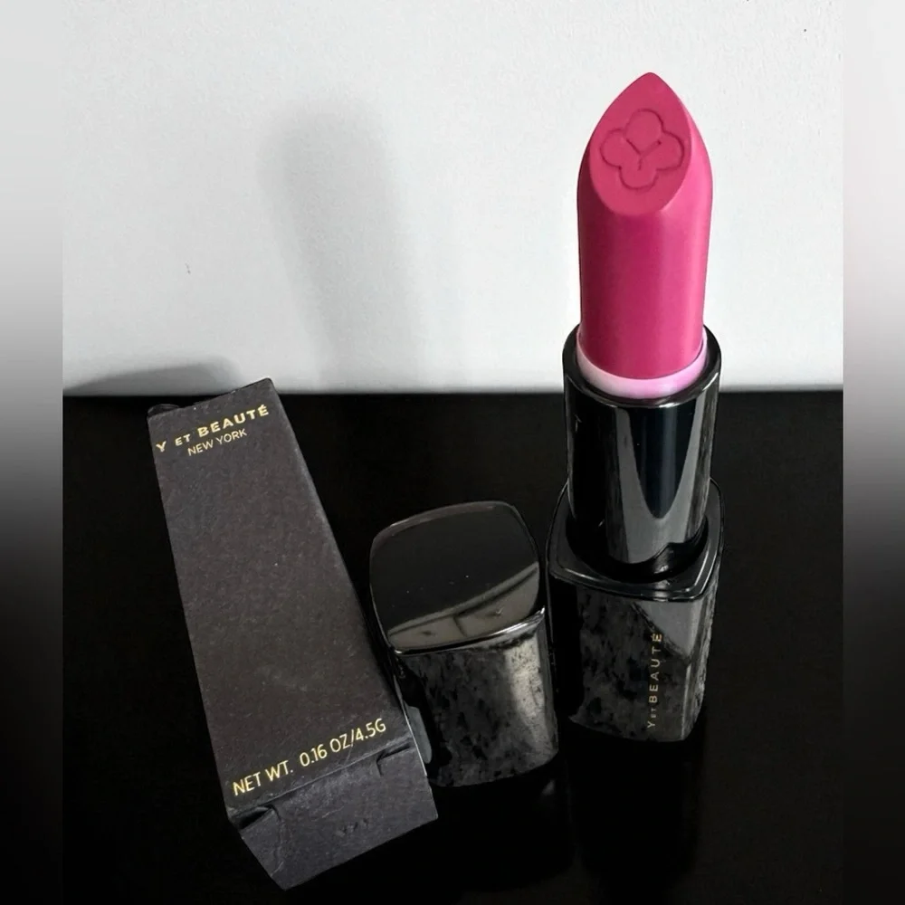 Y ET BEAUTÉ HIGH PERFORMANCE LIPSTICK - CALME. NEW IN BOX. ORGANIC.